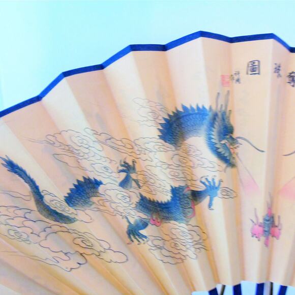VTG Japanese Wooden HAND HELD FAN Hand Painted Duling Dragons Words Paper 23x13" - Picture 4 of 7